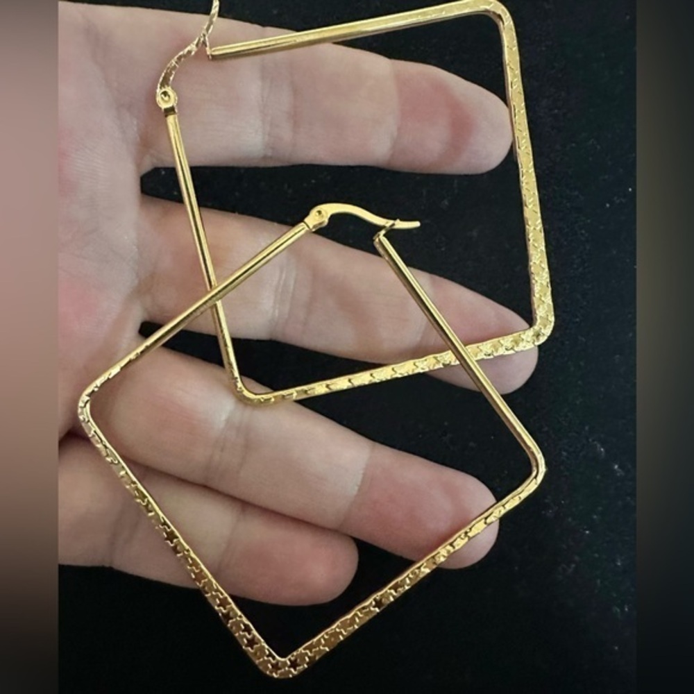 Square etched Gold Earrings Hoop 14k Gold-plated